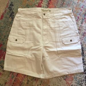 Eddie Bauer cargo shorts color sand 36 tall NWT